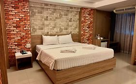 Nava Grand